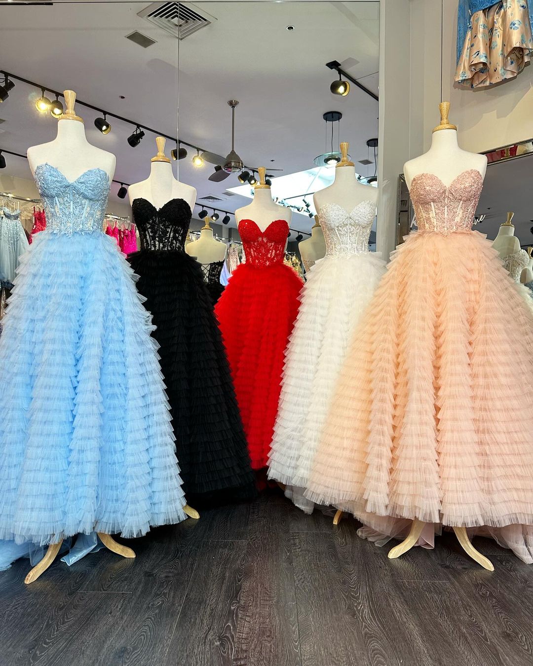 Sweetheart Appliques Light Blue Ruffles Tulle Formal Dress