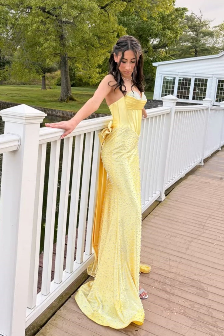 Yellow Satin Sweetheart Sheath Corset Gown