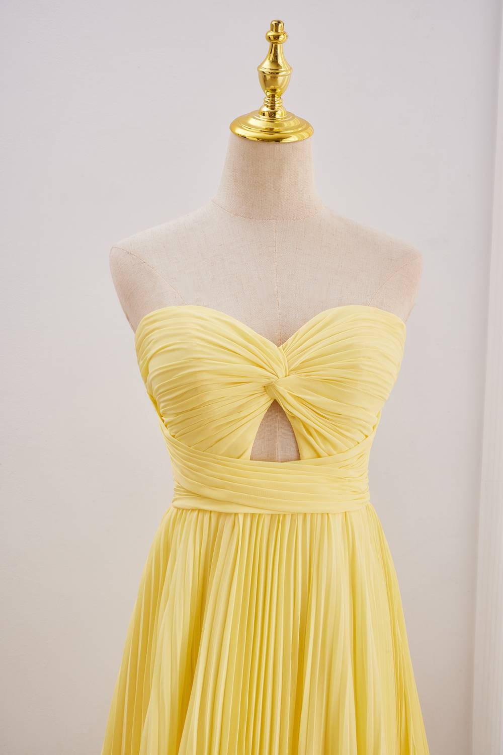 Yellow Sweetheart A-line Prom Dress with Keyhole