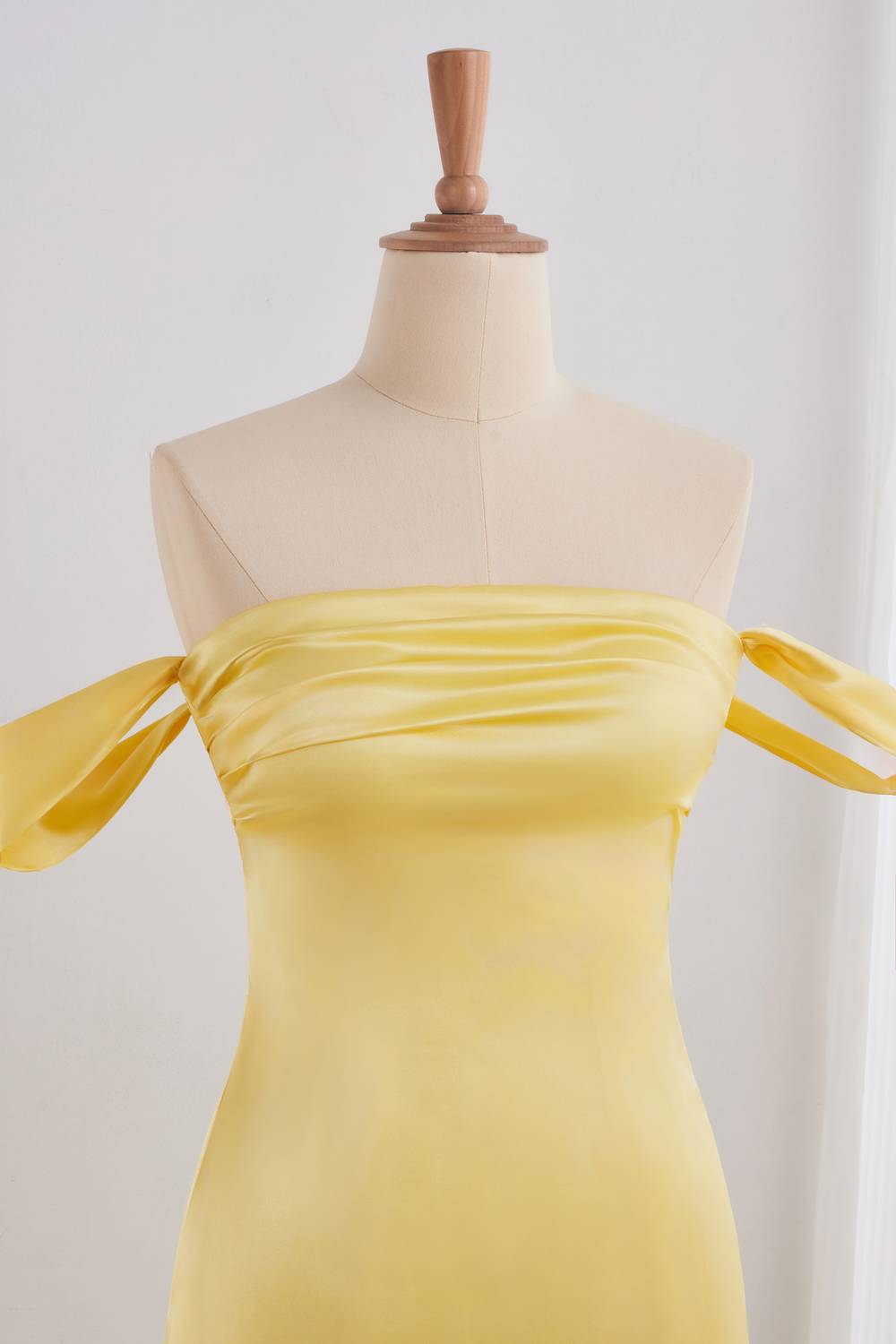 Yellow Off-the-shoulder Fitted Prom Dress