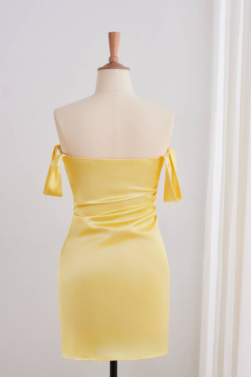 Yellow Off-the-shoulder Fitted Prom Dress