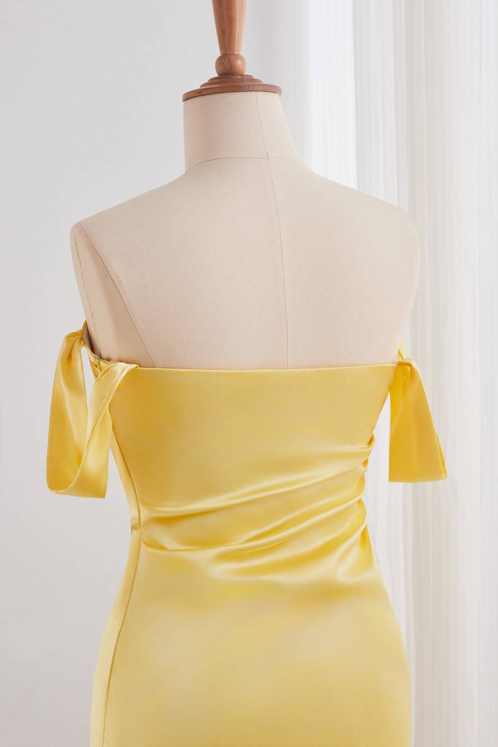 Yellow Off-the-shoulder Fitted Prom Dress