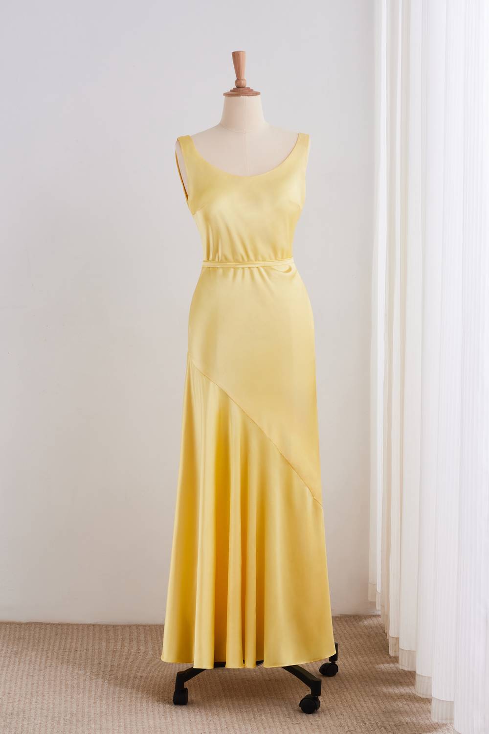 Yellow Sleeveless Lace-up Sash Long Dress