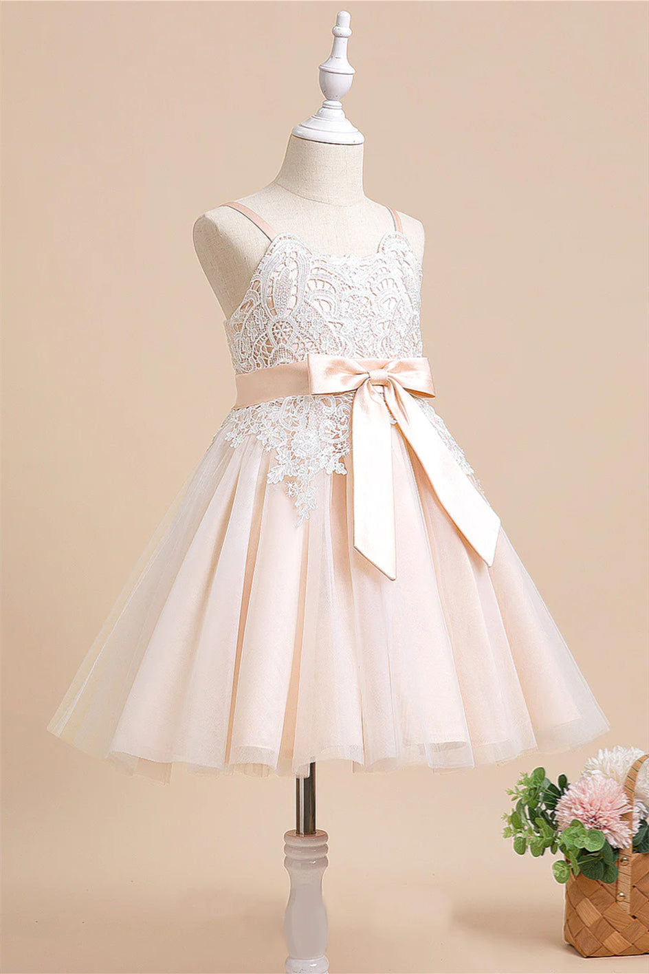 Pink Lace Appliques Flower Girl Dress with Bow