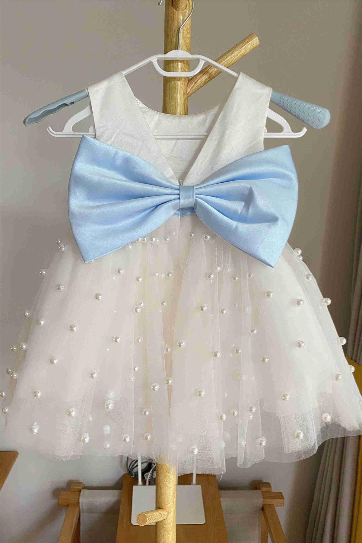 Round Neck White Flower Girl Dress with Pearls