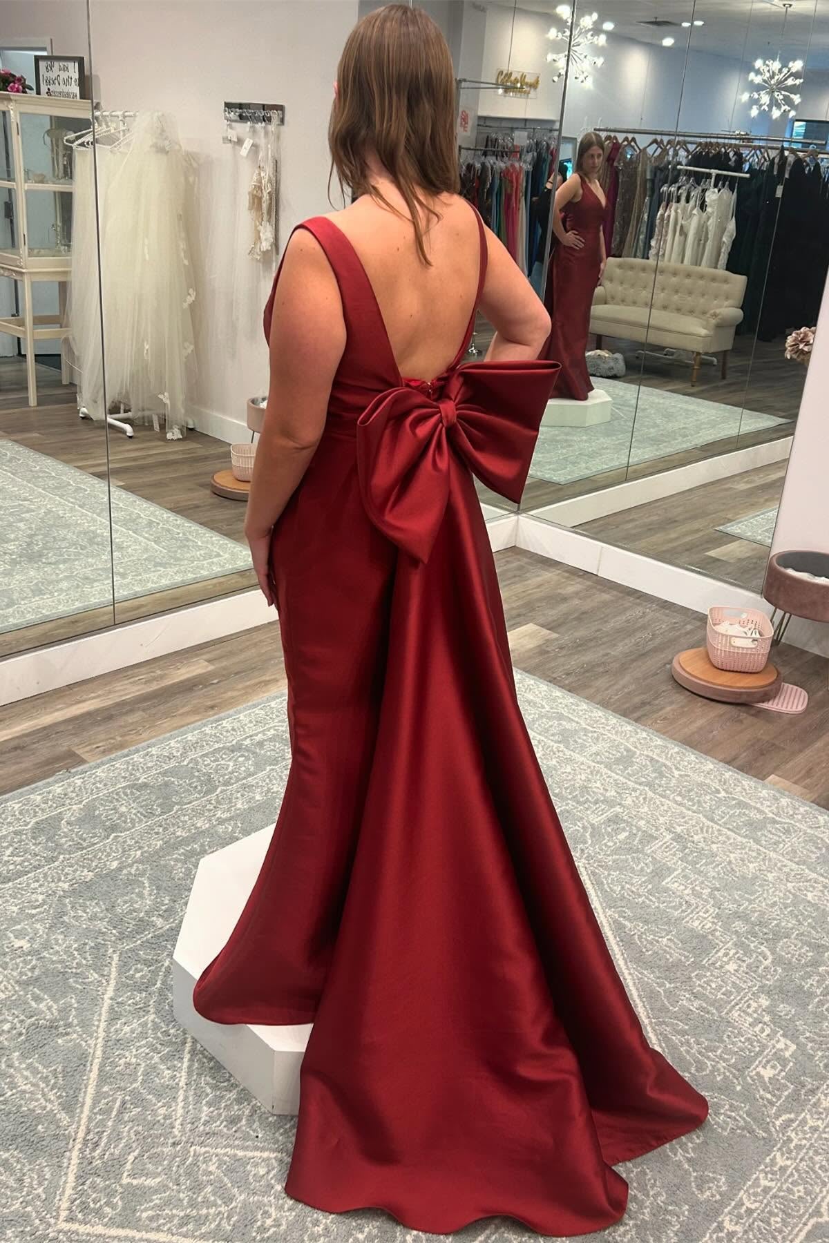 V-neck Wine Red Back Bow Bridesmaid Dress