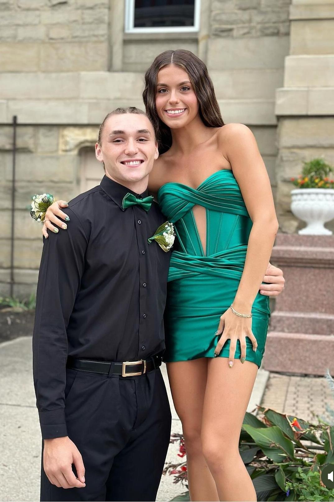 Sweetheart Red Ruched Tight Short Homecoming Dress