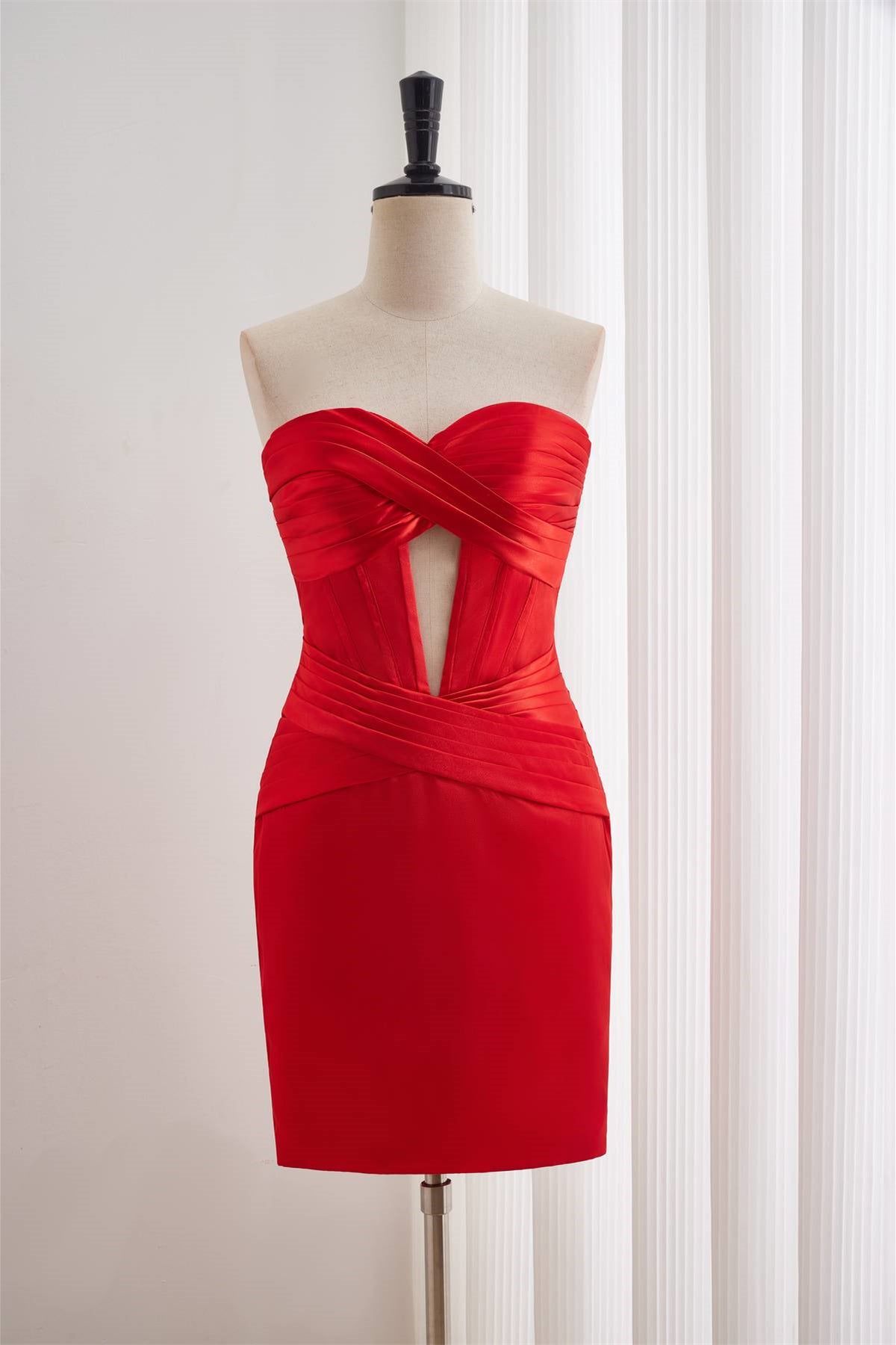 Sweetheart Red Ruched Tight Short Homecoming Dress