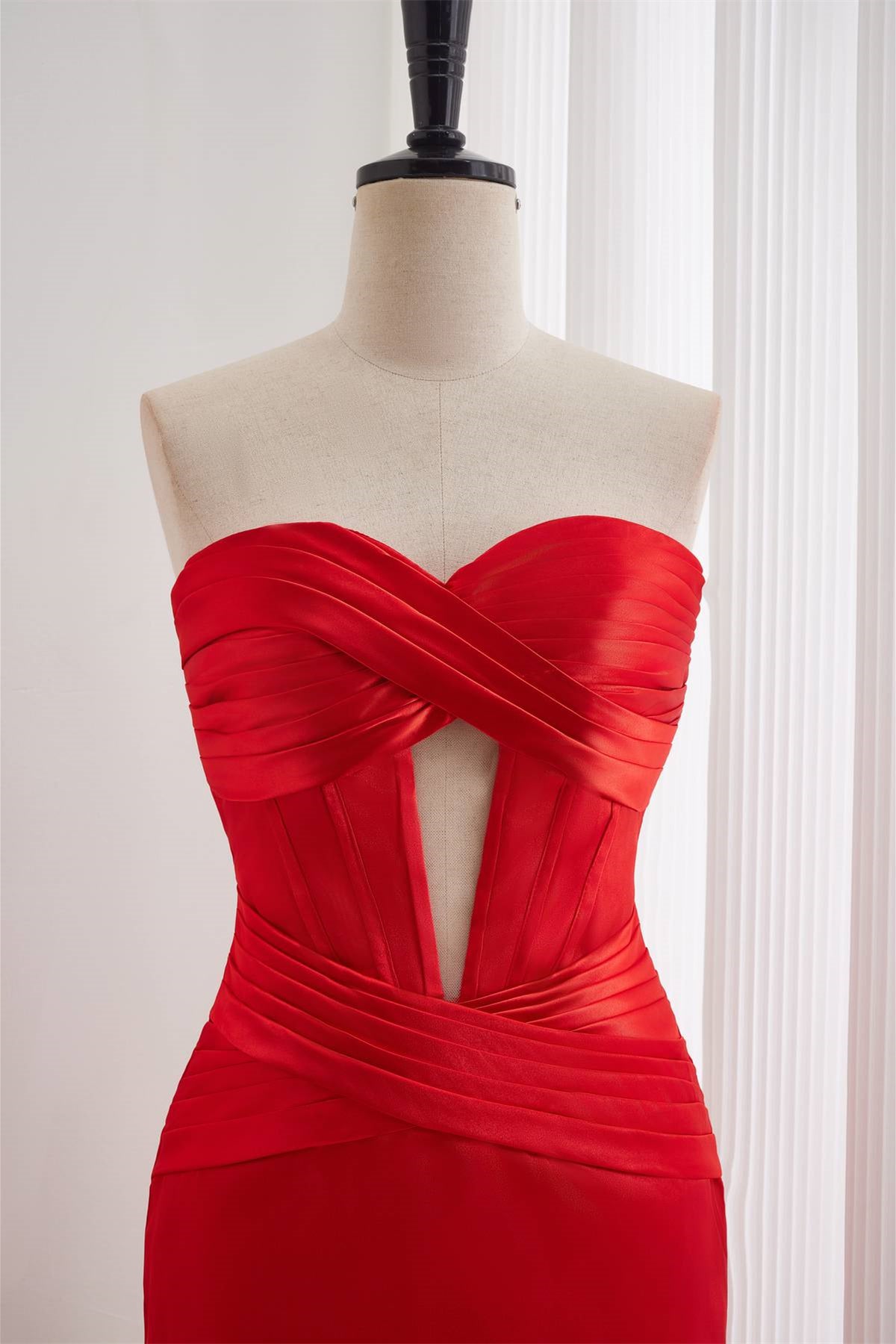 Sweetheart Red Ruched Tight Short Homecoming Dress