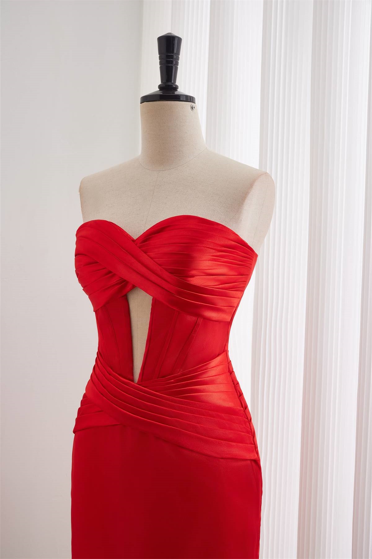 Sweetheart Red Ruched Tight Short Homecoming Dress